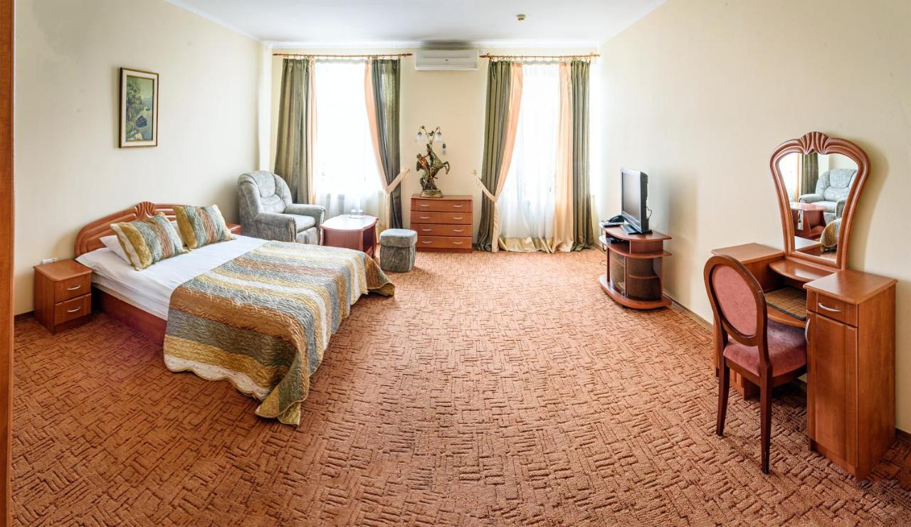 Olimp Soup&Bed Hotel Ivano-Frankovo Eksteriør billede